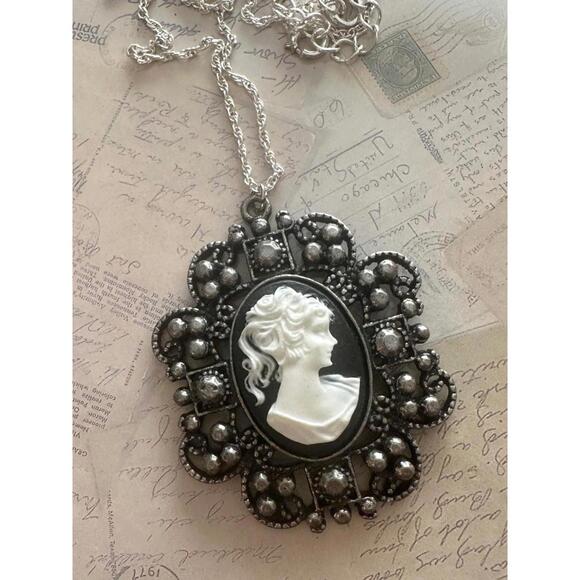 Cameo Jewelry - Victorian Cameo Necklace Gothic Portrait Pendant Antique Silver Tone Statement